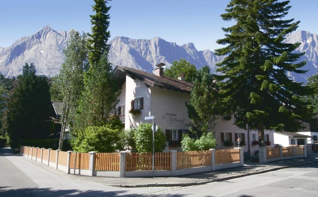 Haus Hollental Hotel การ์มิช-พาร์เทนเคียร์เชน ภายนอก รูปภาพ